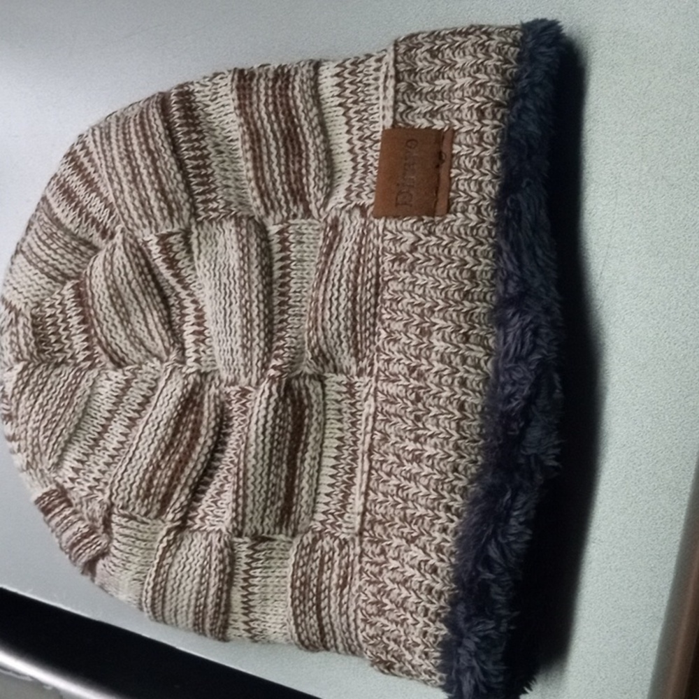 Diravo  Knitted Beanie Cap